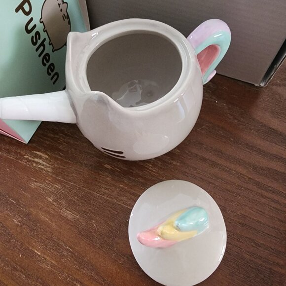 🔴SOLD🔴Pusheen Box Summer 2018 - Includes 7 out of 8 items BNWT, sealed, unopen - Picture 8 of 16